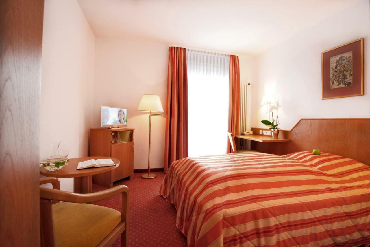 Hotel Schiff Am See Констанц Экстерьер фото