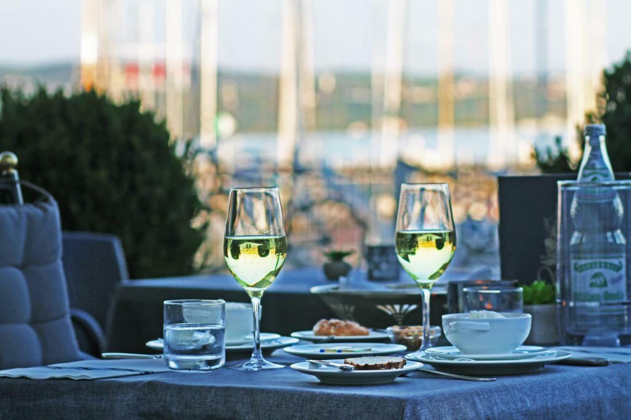 Hotel Schiff Am See Констанц Экстерьер фото