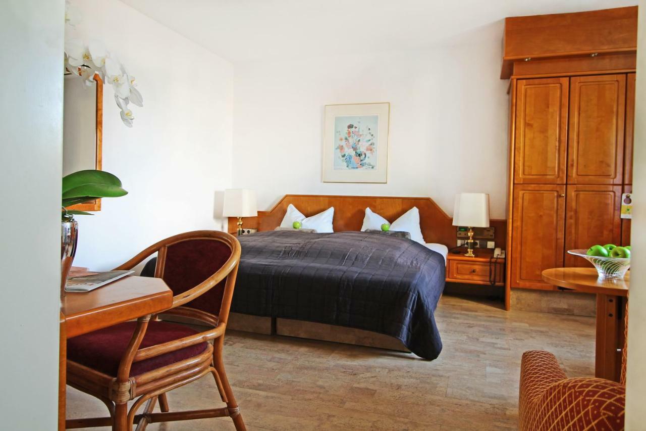 Hotel Schiff Am See Констанц Экстерьер фото