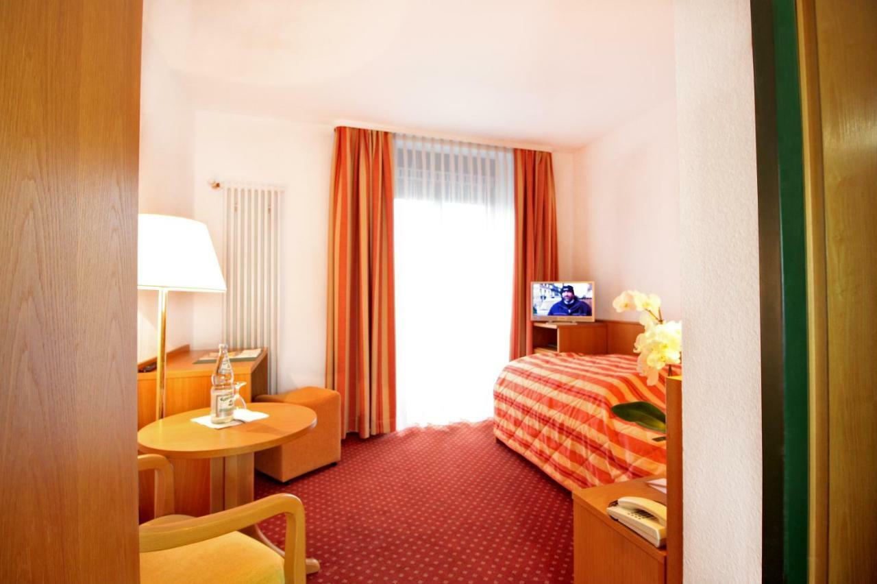 Hotel Schiff Am See Констанц Экстерьер фото